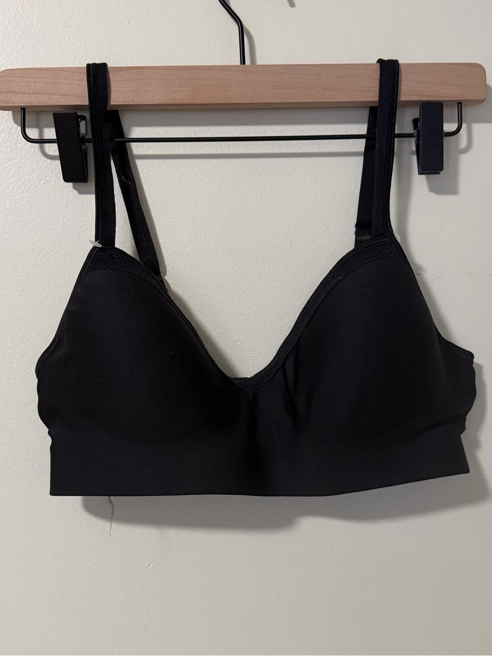 Hanes Seamless Wireless Black Bralette